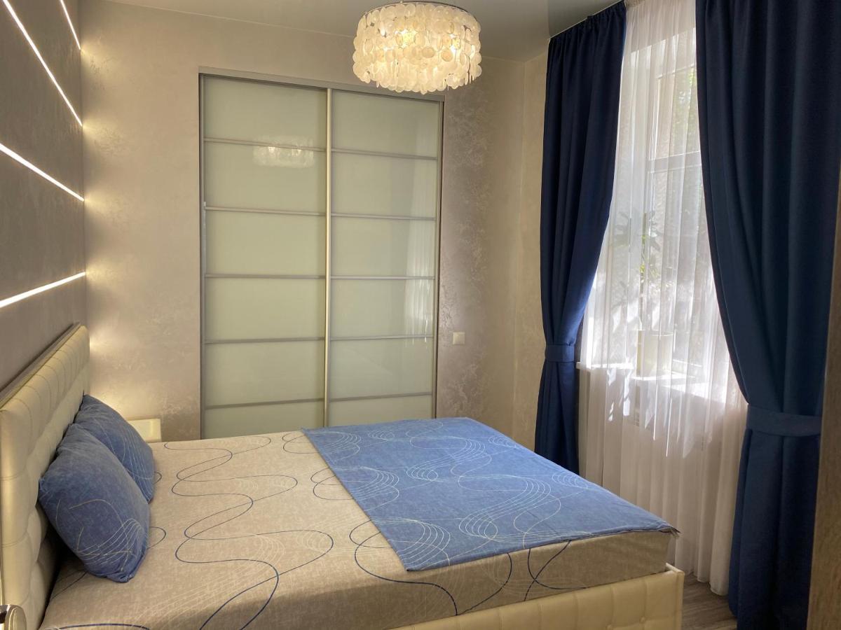 New Luxury Apartment In The Center On Konstitution Square Charkiv Esterno foto