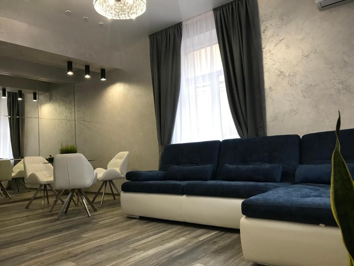 New Luxury Apartment In The Center On Konstitution Square Charkiv Esterno foto