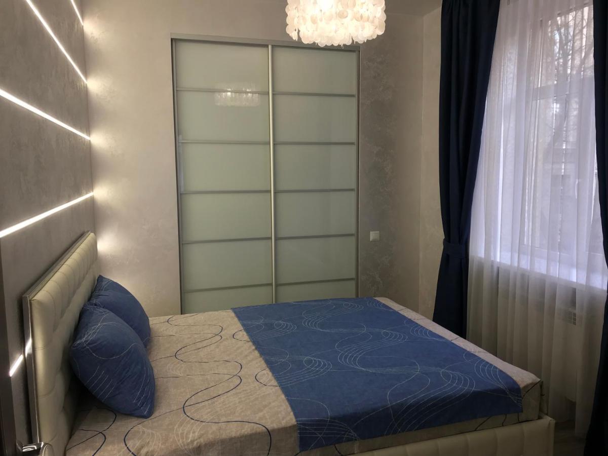 New Luxury Apartment In The Center On Konstitution Square Charkiv Esterno foto