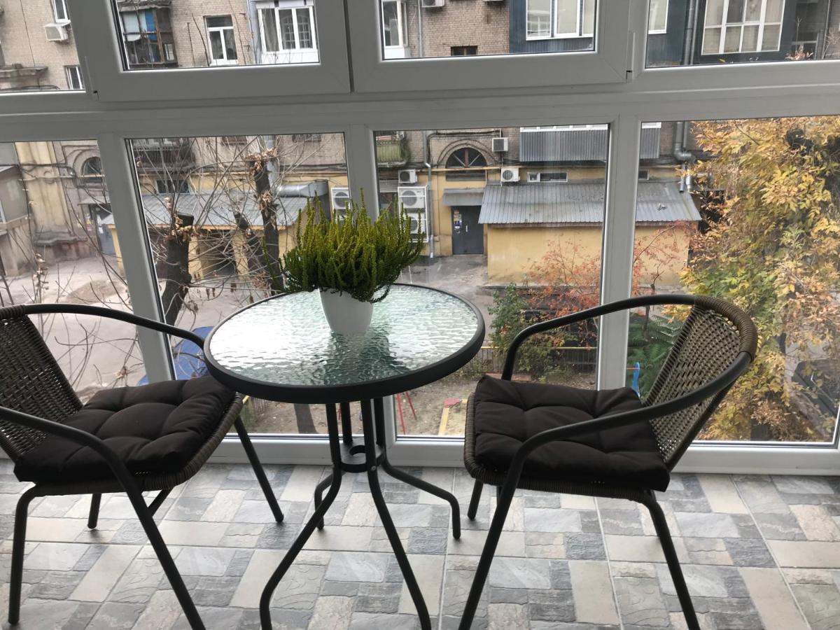 New Luxury Apartment In The Center On Konstitution Square Charkiv Esterno foto
