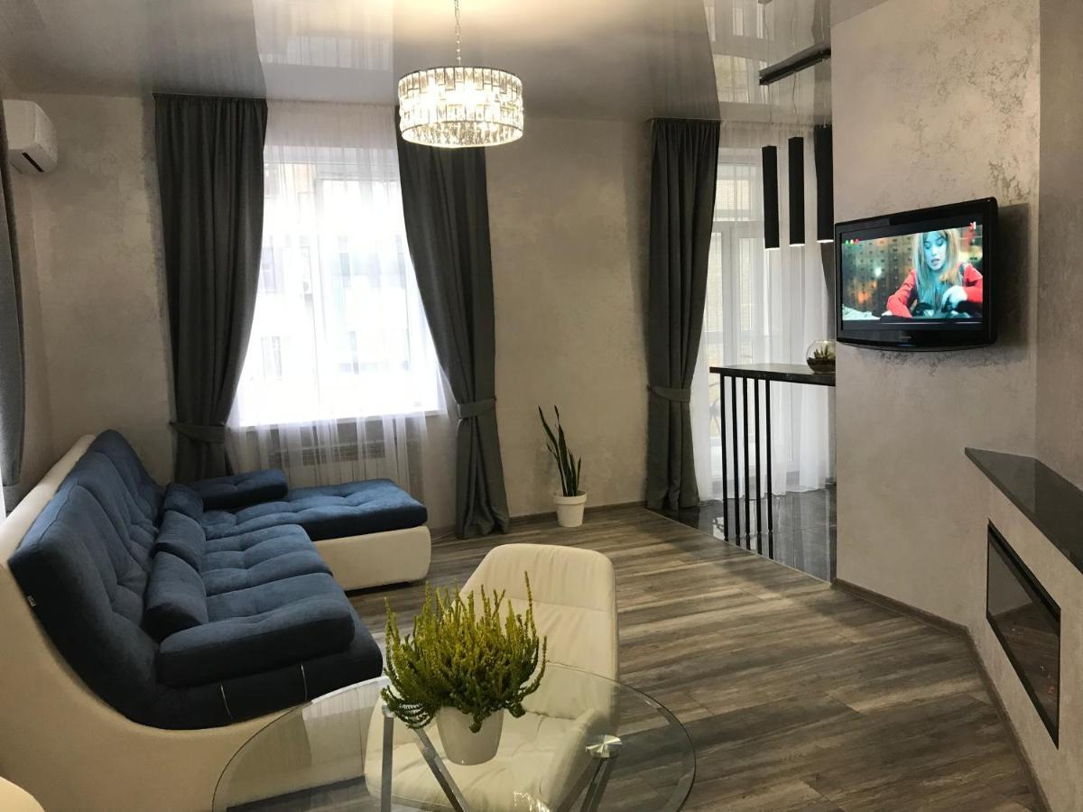 New Luxury Apartment In The Center On Konstitution Square Charkiv Esterno foto