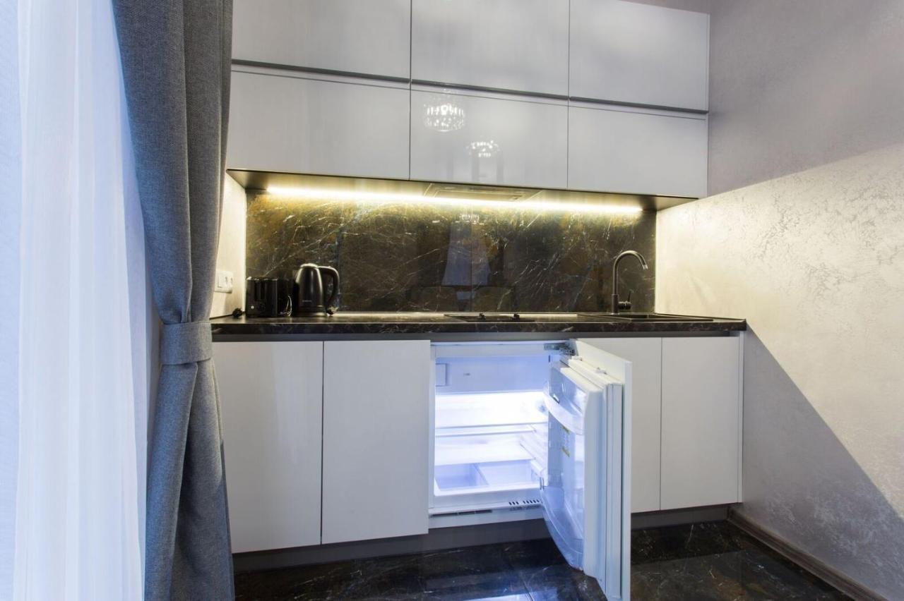 New Luxury Apartment In The Center On Konstitution Square Charkiv Esterno foto