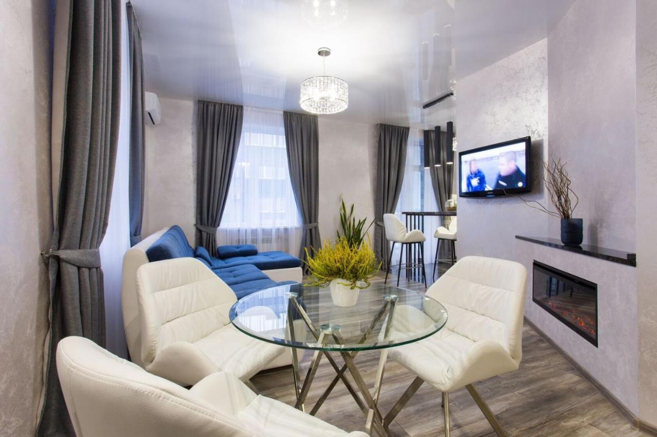 New Luxury Apartment In The Center On Konstitution Square Charkiv Esterno foto