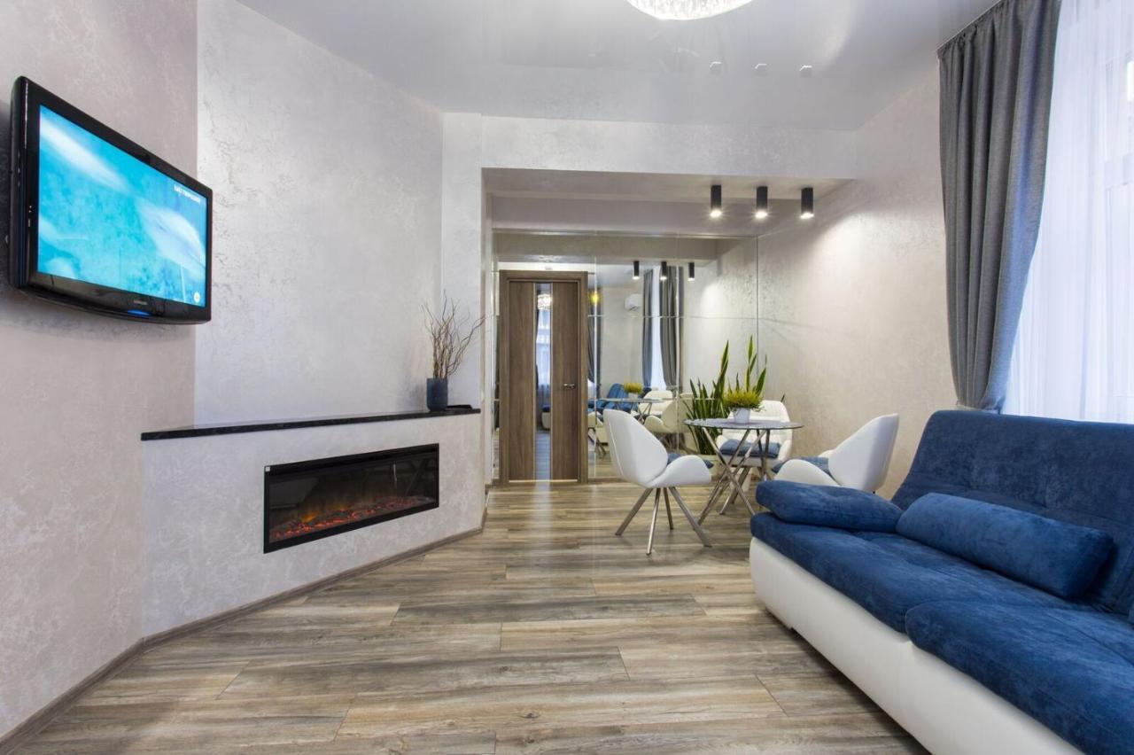 New Luxury Apartment In The Center On Konstitution Square Charkiv Esterno foto