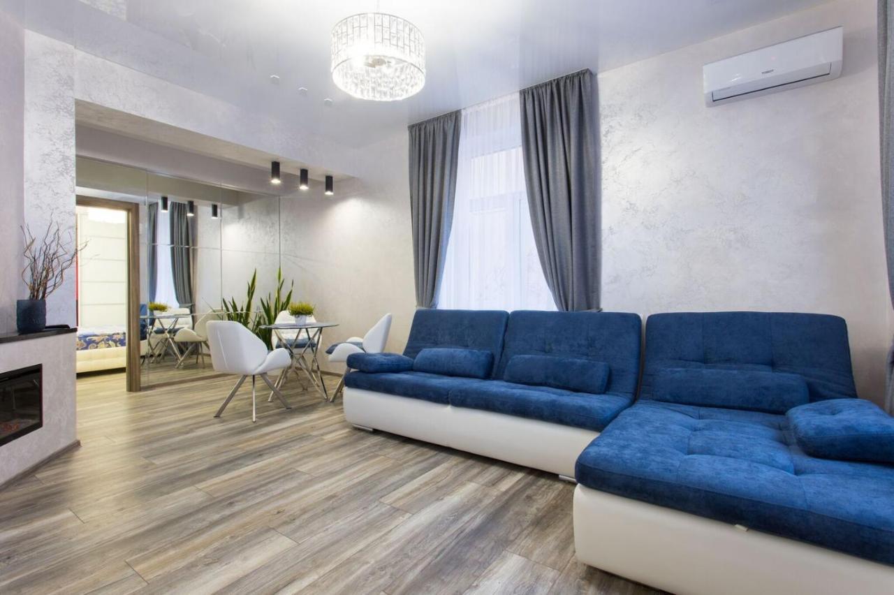 New Luxury Apartment In The Center On Konstitution Square Charkiv Esterno foto